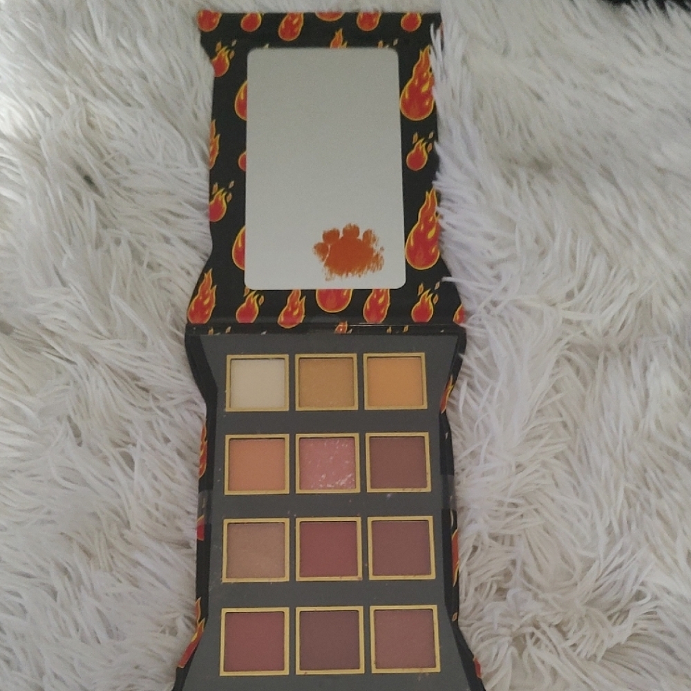 Cheetos & Blow Pop Eyeshadow Palettes +Body Lotion Travel Set Of 5